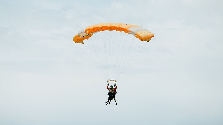 skydiving-parachute